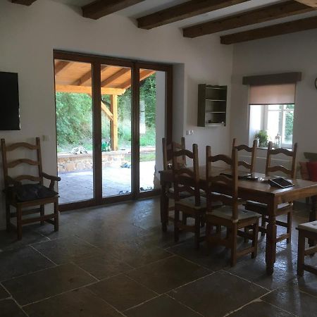 The Retreat Villa Zdarky Bagian luar foto