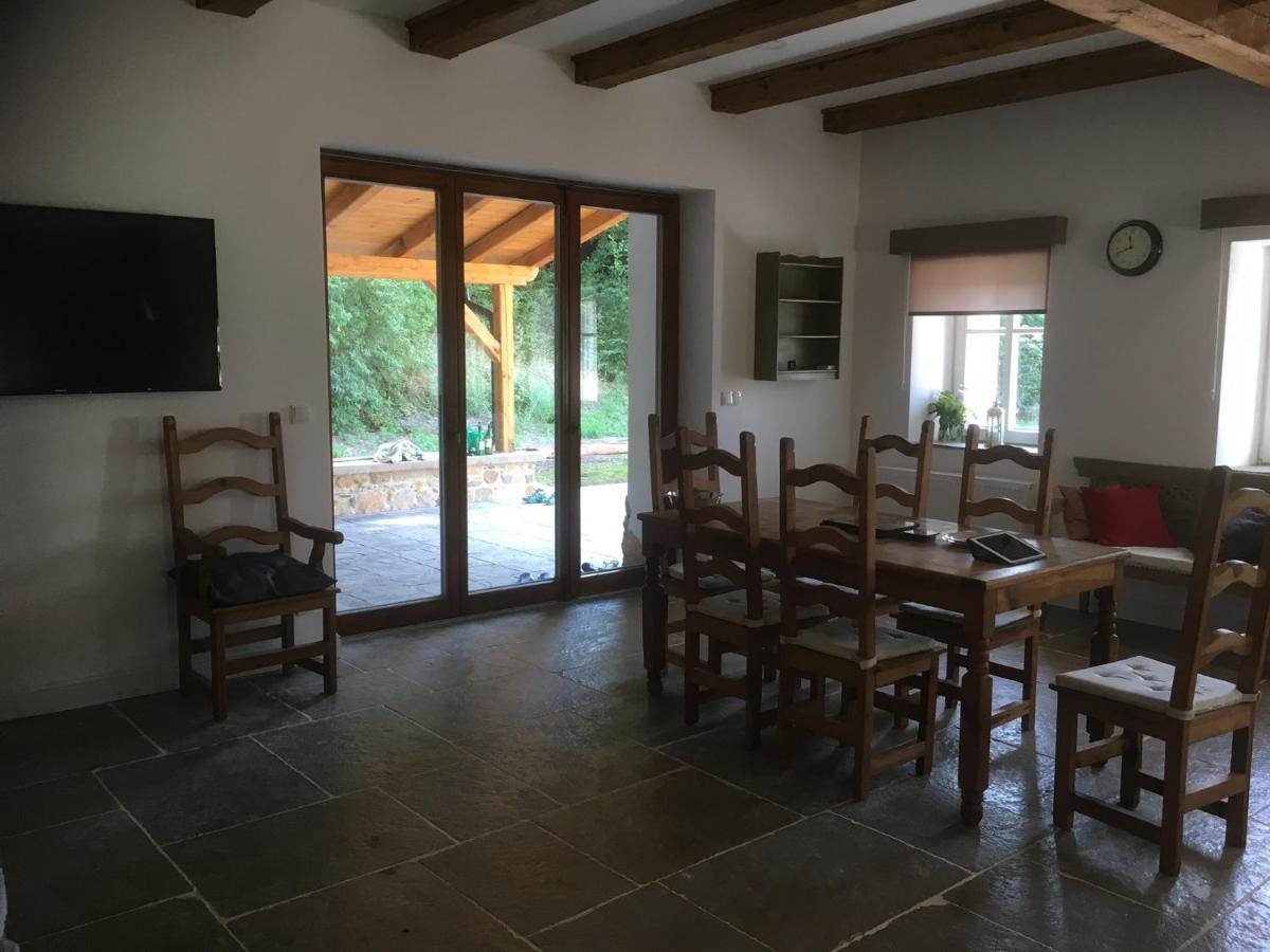 The Retreat Villa Zdarky Bagian luar foto