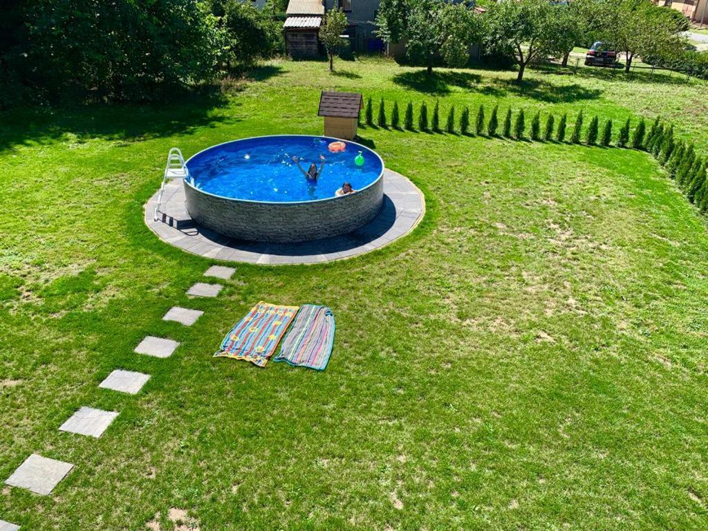 The Retreat Villa Zdarky Bagian luar foto